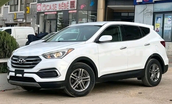 Dieundeu Occasion Hyundai Santa Fe White Auto in Dakar in Dakar Dieundeu Occasion Hyundai Santa Fe White Auto in Dakar in Dakar