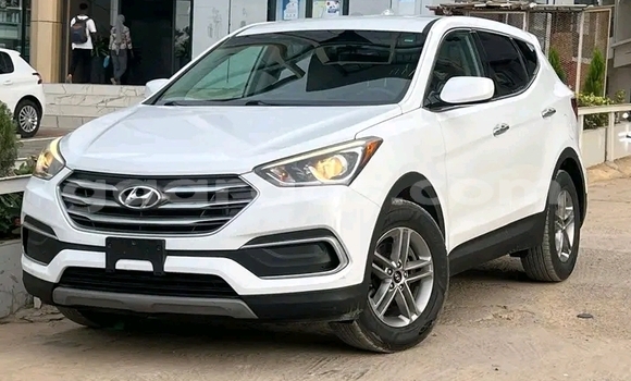Dieundeu Occasion Hyundai Santa Fe White Auto in Dakar in Dakar Dieundeu Occasion Hyundai Santa Fe White Auto in Dakar in Dakar