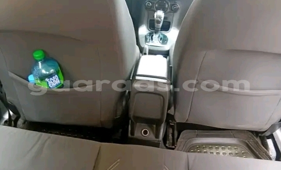 Buy Used Ford Fiesta White Car in Dakar in Dakar