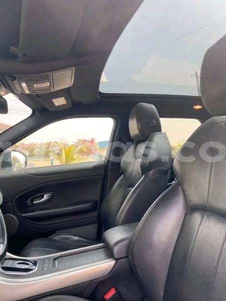 Big with watermark range rover evoque dakar dakar 32070