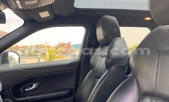 Dieundeu Occasion Range Rover Evoque White Auto in Dakar in Dakar Dieundeu Occasion Range Rover Evoque White Auto in Dakar in Dakar