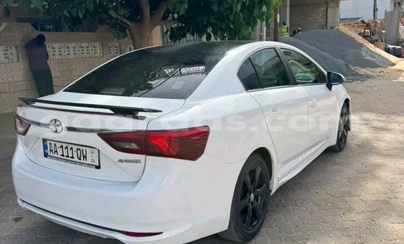 Acheter Occasion Voiture Toyota Avensis Blanc à Dakar, Dakar Acheter Occasion Voiture Toyota Avensis Blanc à Dakar, Dakar