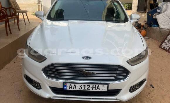 Buy Used Ford Fusion White Car in Rufisque in Dakar