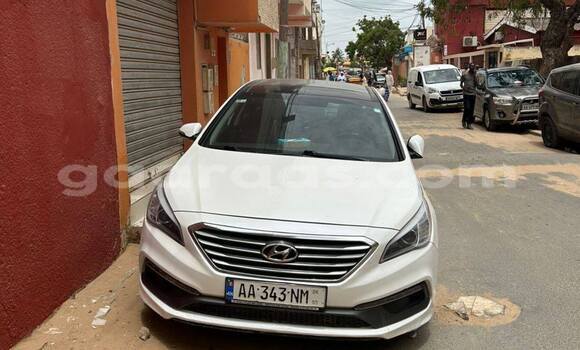 Buy Used Hyundai Sonata White Car in Dakar in Dakar Buy Used Hyundai Sonata White Car in Dakar in Dakar