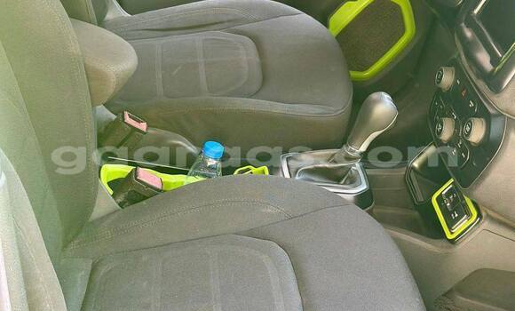 Buy Used Jeep Renegade Green Car in Dakar in Dakar Buy Used Jeep Renegade Green Car in Dakar in Dakar