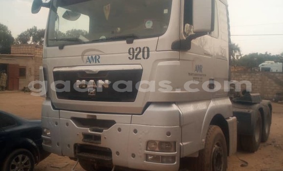 Buy Used Renault Trafic White Truck in Dakar in Dakar Buy Used Renault Trafic White Truck in Dakar in Dakar