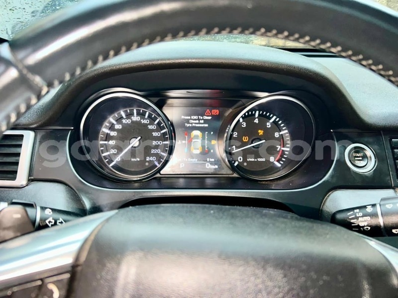 Big with watermark land rover discovery dakar dakar 32225