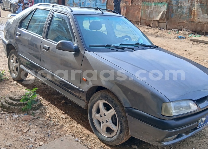 Big with watermark renault 19 dakar dakar 32259