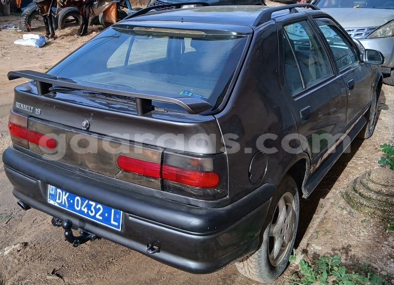 Big with watermark renault 19 dakar dakar 32259