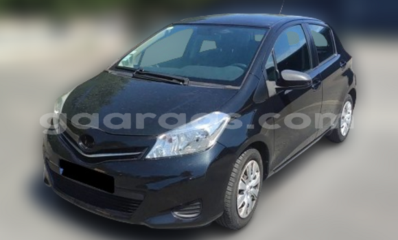 Buy Used Toyota Yaris Blue Car in Dakar in Dakar