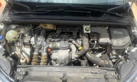 Acheter Occasion Voiture Citroen C4 Blanc à Dakar, Dakar Acheter Occasion Voiture Citroen C4 Blanc à Dakar, Dakar