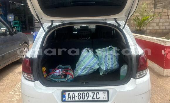 Acheter Occasion Voiture Citroen C4 Blanc à Dakar, Dakar Acheter Occasion Voiture Citroen C4 Blanc à Dakar, Dakar