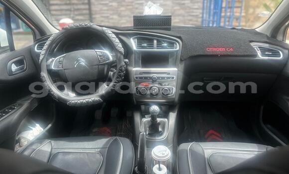 Acheter Occasion Voiture Citroen C4 Blanc à Dakar, Dakar Acheter Occasion Voiture Citroen C4 Blanc à Dakar, Dakar