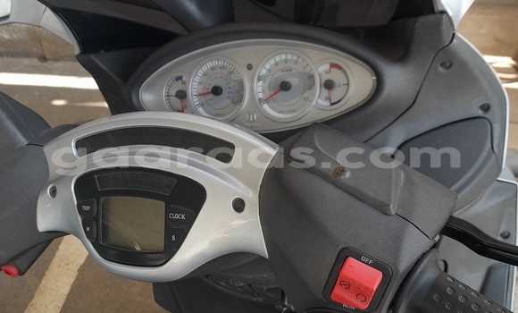 Acheter Occasion Moto Piaggio X9 Gris à Dakar, Dakar Acheter Occasion Moto Piaggio X9 Gris à Dakar, Dakar