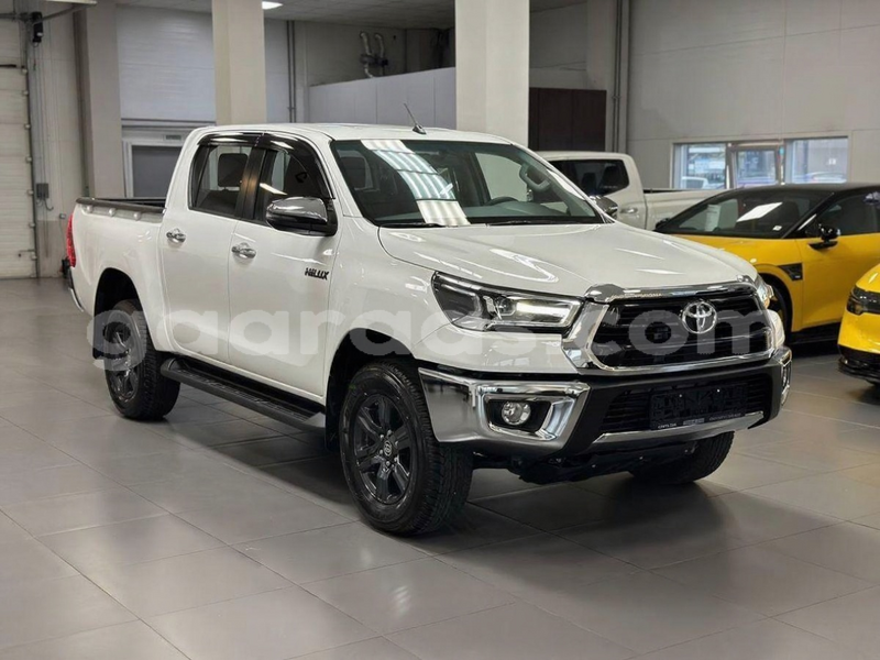 Big with watermark toyota hilux dakar dakar 32504