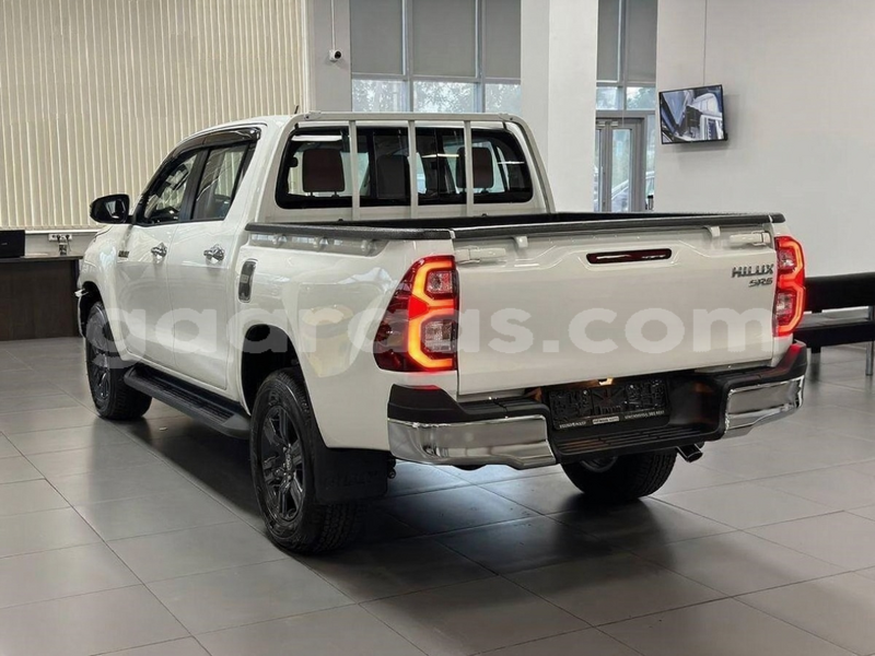 Big with watermark toyota hilux dakar dakar 32504