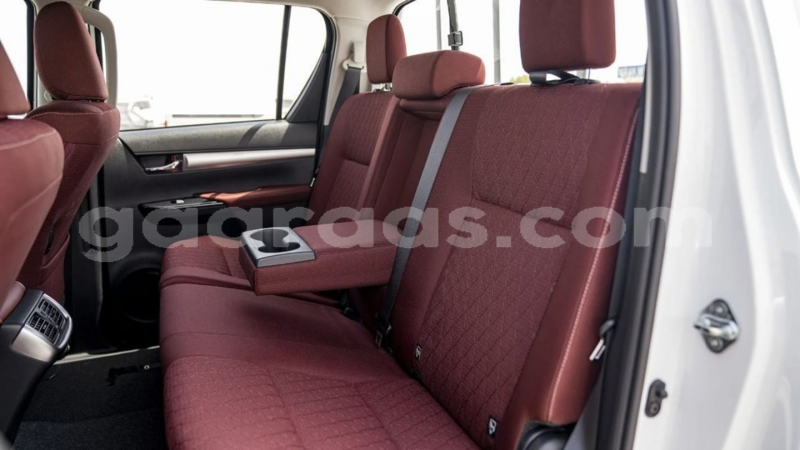 Big with watermark toyota hilux dakar dakar 32504