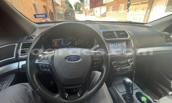 Buy Used Ford Explorer Silver Car in Dakar in Dakar Buy Used Ford Explorer Silver Car in Dakar in Dakar