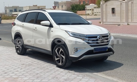 Acheter Occasion Voiture Toyota Rush Blanc à Dakar, Dakar Acheter Occasion Voiture Toyota Rush Blanc à Dakar, Dakar