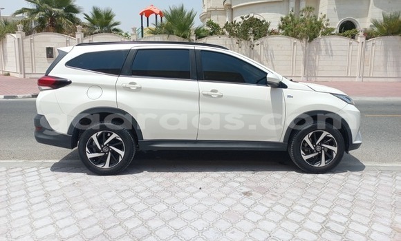 Acheter Occasion Voiture Toyota Rush Blanc à Dakar, Dakar Acheter Occasion Voiture Toyota Rush Blanc à Dakar, Dakar