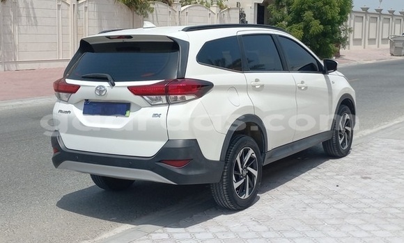 Acheter Occasion Voiture Toyota Rush Blanc à Dakar, Dakar Acheter Occasion Voiture Toyota Rush Blanc à Dakar, Dakar