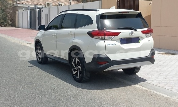 Acheter Occasion Voiture Toyota Rush Blanc à Dakar, Dakar Acheter Occasion Voiture Toyota Rush Blanc à Dakar, Dakar