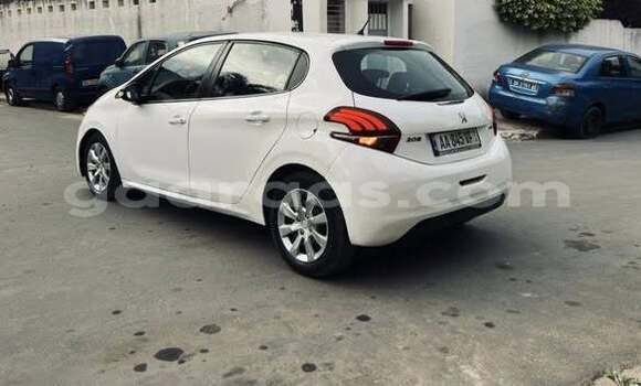 Acheter Occasion Voiture Peugeot 108 Autre à Dakar, Dakar Acheter Occasion Voiture Peugeot 108 Autre à Dakar, Dakar