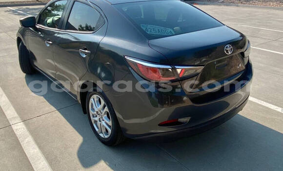 Acheter Occasion Voiture Toyota Yaris Noir à Dakar, Dakar Acheter Occasion Voiture Toyota Yaris Noir à Dakar, Dakar