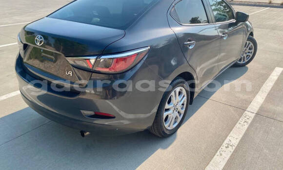 Acheter Occasion Voiture Toyota Yaris Noir à Dakar, Dakar Acheter Occasion Voiture Toyota Yaris Noir à Dakar, Dakar