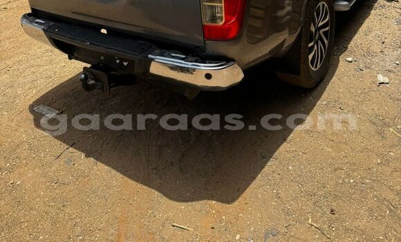 Acheter Occasion Voiture Nissan NP 300 Noir à Dakar, Dakar Acheter Occasion Voiture Nissan NP 300 Noir à Dakar, Dakar