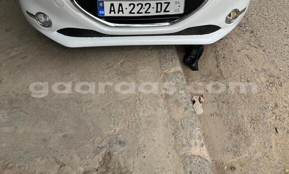 Acheter Occasion Voiture Peugeot 208 Blanc à Rufisque, Dakar Acheter Occasion Voiture Peugeot 208 Blanc à Rufisque, Dakar