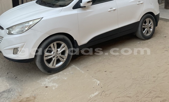 Buy Used Hyundai ix35 White Car in Dakar in Dakar Buy Used Hyundai ix35 White Car in Dakar in Dakar