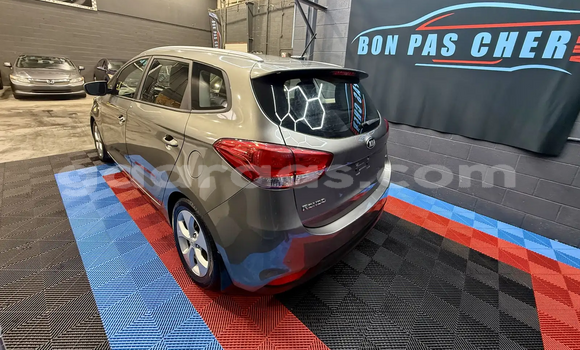 Acheter Occasion Voiture Kia Carens Gris de fer à Thiès, Région de Thiès Acheter Occasion Voiture Kia Carens Gris de fer à Thiès, Région de Thiès