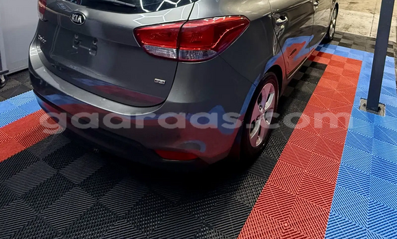 Acheter Occasion Voiture Kia Carens Gris de fer à Thiès, Région de Thiès Acheter Occasion Voiture Kia Carens Gris de fer à Thiès, Région de Thiès