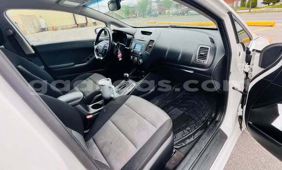 Acheter Occasion Voiture Kia Forte Blanc à Dakar, Dakar Acheter Occasion Voiture Kia Forte Blanc à Dakar, Dakar