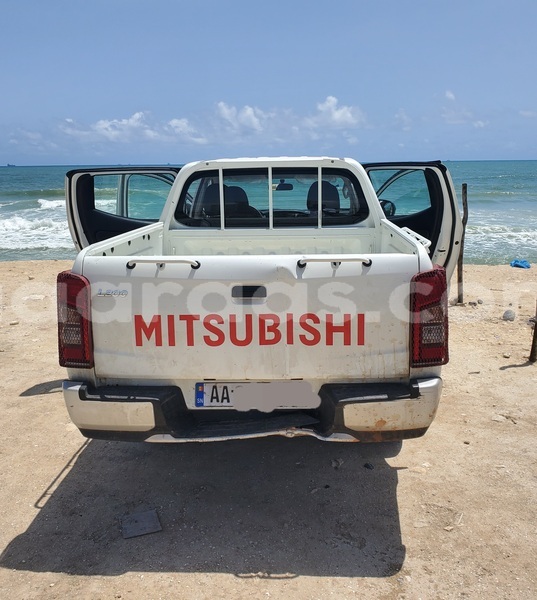 Big with watermark mitsubishi l400 dakar dakar 32777