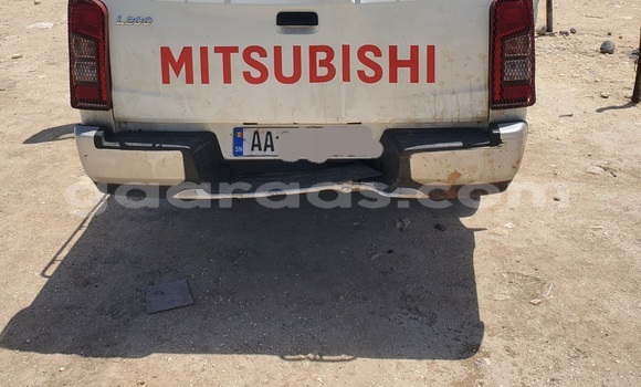 Buy Used Mitsubishi L400 White Truck in Dakar in Dakar Buy Used Mitsubishi L400 White Truck in Dakar in Dakar