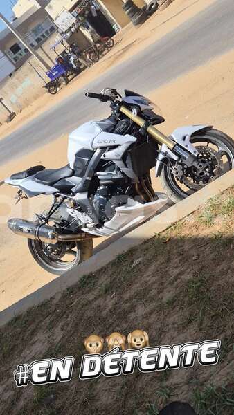 Big with watermark suzuki 750 dakar dakar 32784