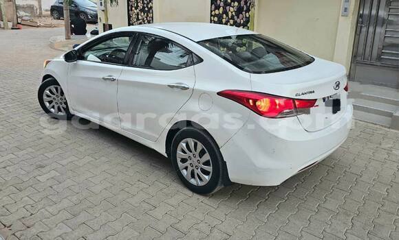 Buy Used Hyundai Elantra White Car in Dakar in Dakar Buy Used Hyundai Elantra White Car in Dakar in Dakar