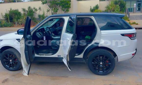 Buy Used Land Rover Range Rover Sport Blanc Car in Dakar in Dakar Buy Used Land Rover Range Rover Sport Blanc Car in Dakar in Dakar