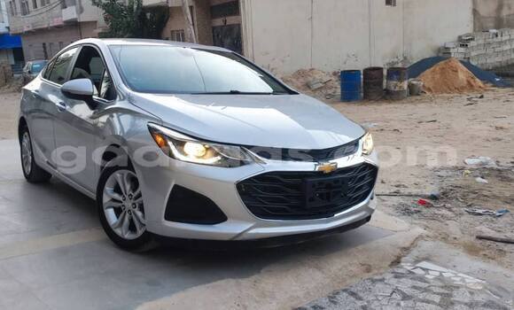 Dieundeu Occasion Chevrolet Cruze Silver Auto in Dakar in Dakar Dieundeu Occasion Chevrolet Cruze Silver Auto in Dakar in Dakar