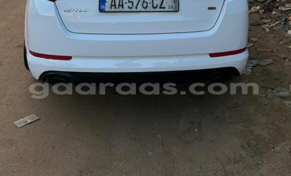 Acheter Occasion Voiture Kia Optima Blanc à Dakar, Dakar Acheter Occasion Voiture Kia Optima Blanc à Dakar, Dakar