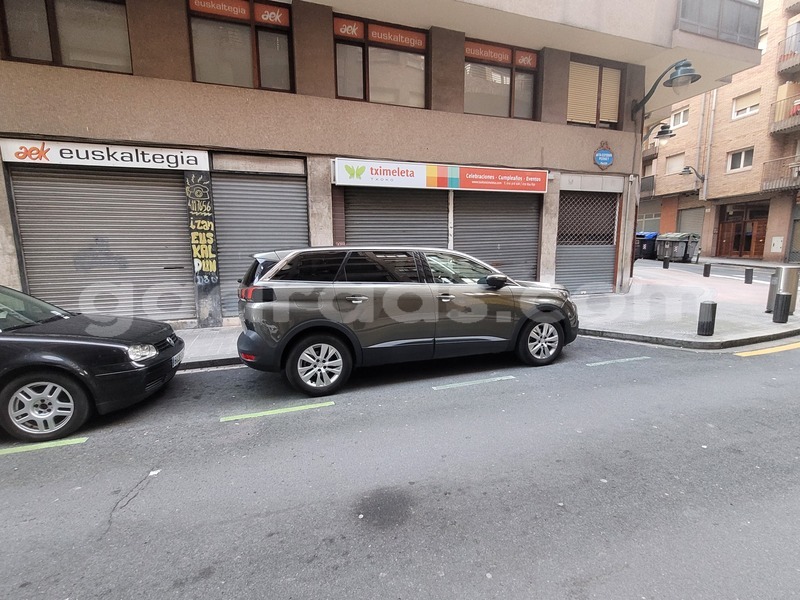 Big with watermark peugeot 5008 dakar dakar 32898