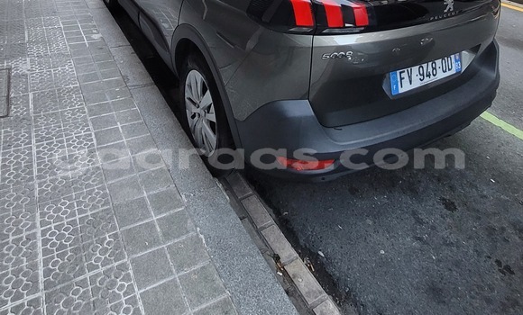 Buy Import Peugeot 5008 Green Car in Dakar in Dakar Buy Import Peugeot 5008 Green Car in Dakar in Dakar