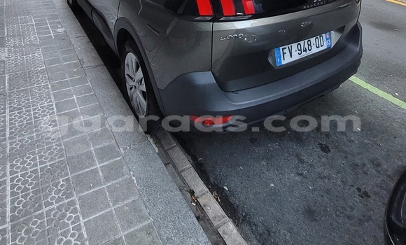 Buy Import Peugeot 5008 Green Car in Dakar in Dakar Buy Import Peugeot 5008 Green Car in Dakar in Dakar