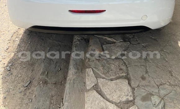 Acheter Occasion Voiture Peugeot 208 Blanc à Dakar, Dakar Acheter Occasion Voiture Peugeot 208 Blanc à Dakar, Dakar