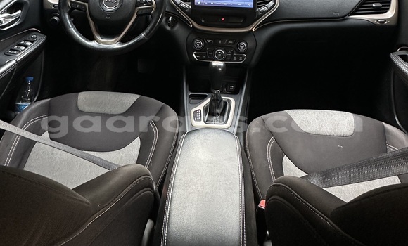 Acheter Occasion Voiture Jeep Cherokee Noir à Dakar, Dakar Acheter Occasion Voiture Jeep Cherokee Noir à Dakar, Dakar