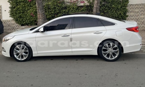 Acheter Occasion Voiture Hyundai Sonata Blanc à Dakar, Dakar Acheter Occasion Voiture Hyundai Sonata Blanc à Dakar, Dakar