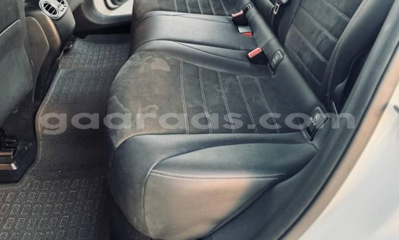 Acheter Occasion Voiture Mercedes‒Benz GLC Blanc à Dakar, Dakar Acheter Occasion Voiture Mercedes‒Benz GLC Blanc à Dakar, Dakar