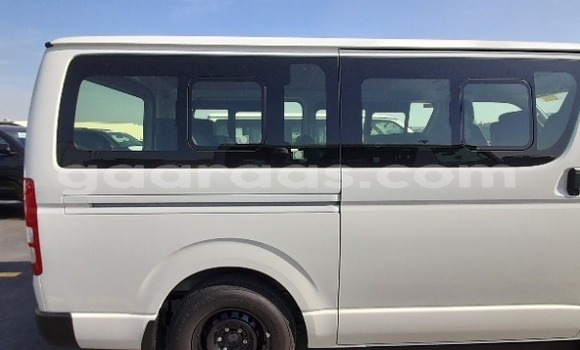 Dieundeu Beess Toyota Hiace Blanc Auto in Dakar in Dakar Dieundeu Beess Toyota Hiace Blanc Auto in Dakar in Dakar